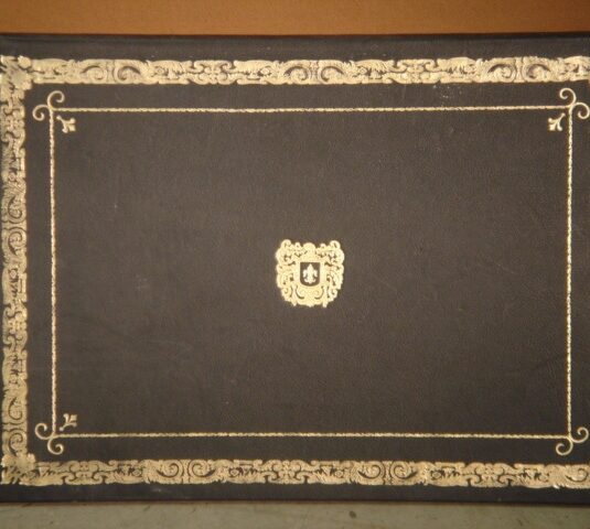 LARGE BLACK LEATHER BLOTTER PAD WITH TOOLED CREST (X5)